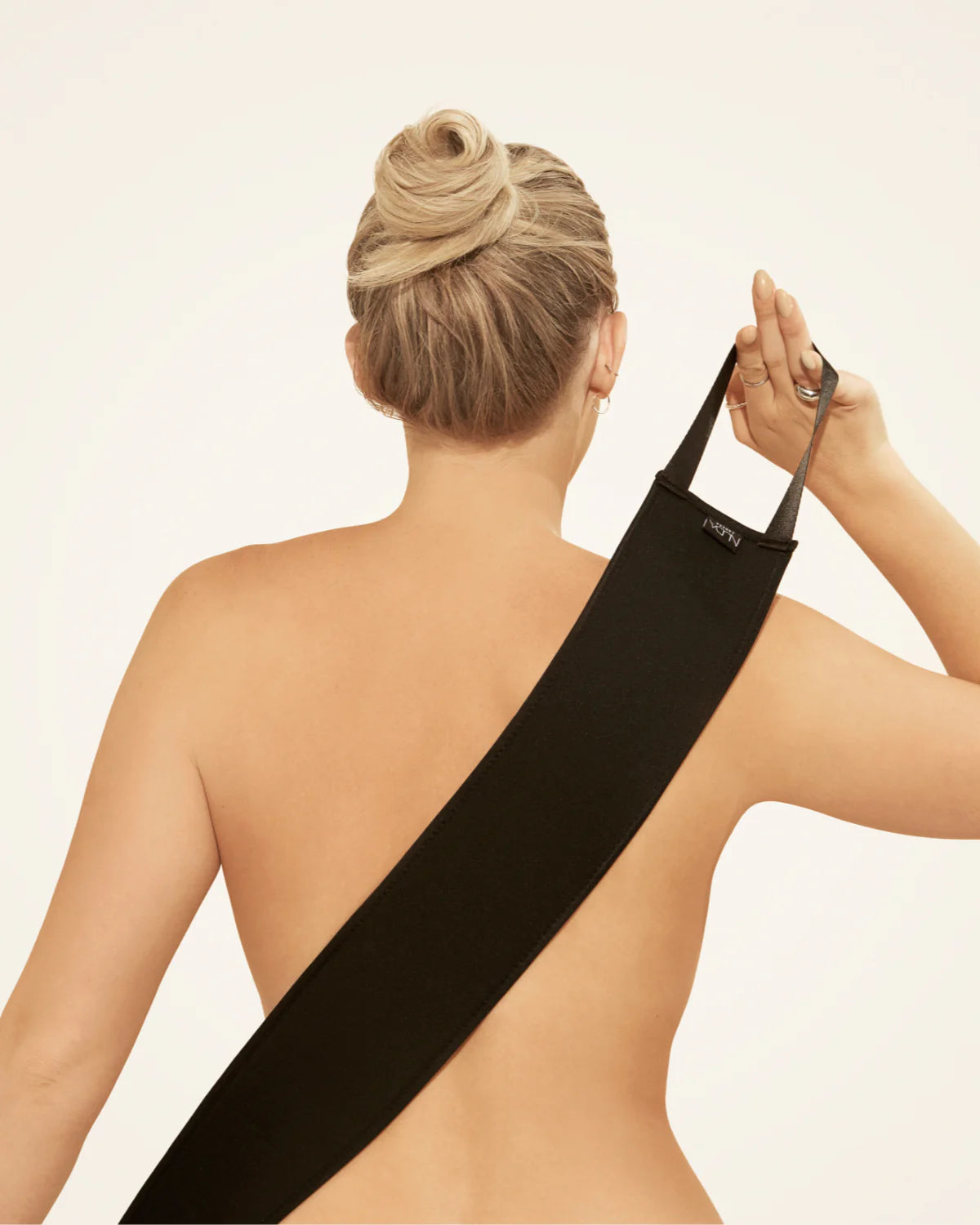 NUDA SELF TAN BACK APPLICATOR